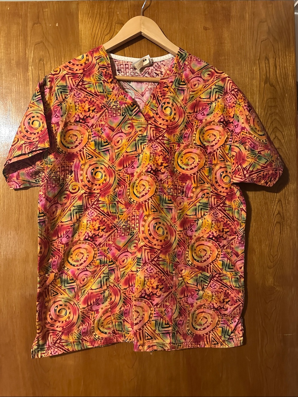 Peaches Uniforms Women's Scrub Top